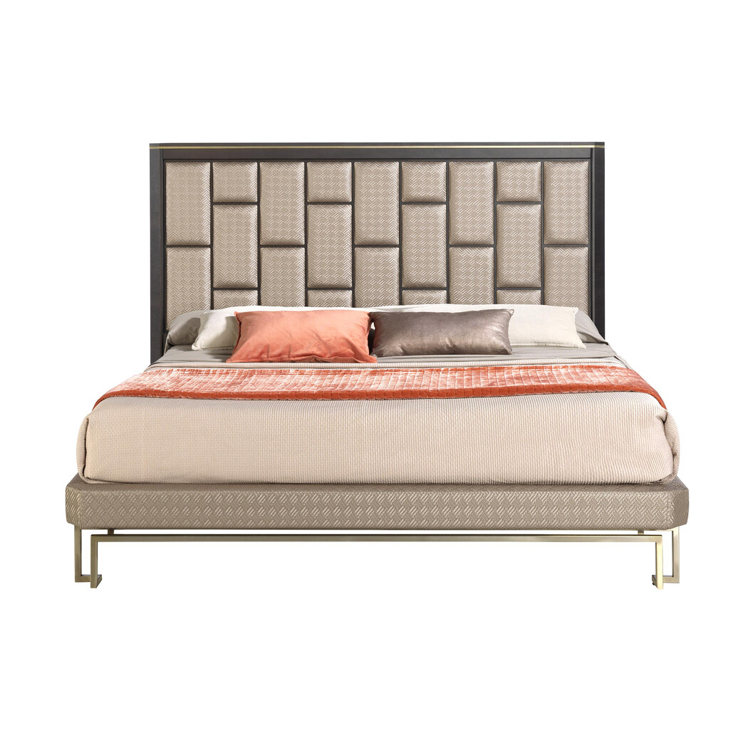 UPHOLSTERED QUEEN SIZE BED