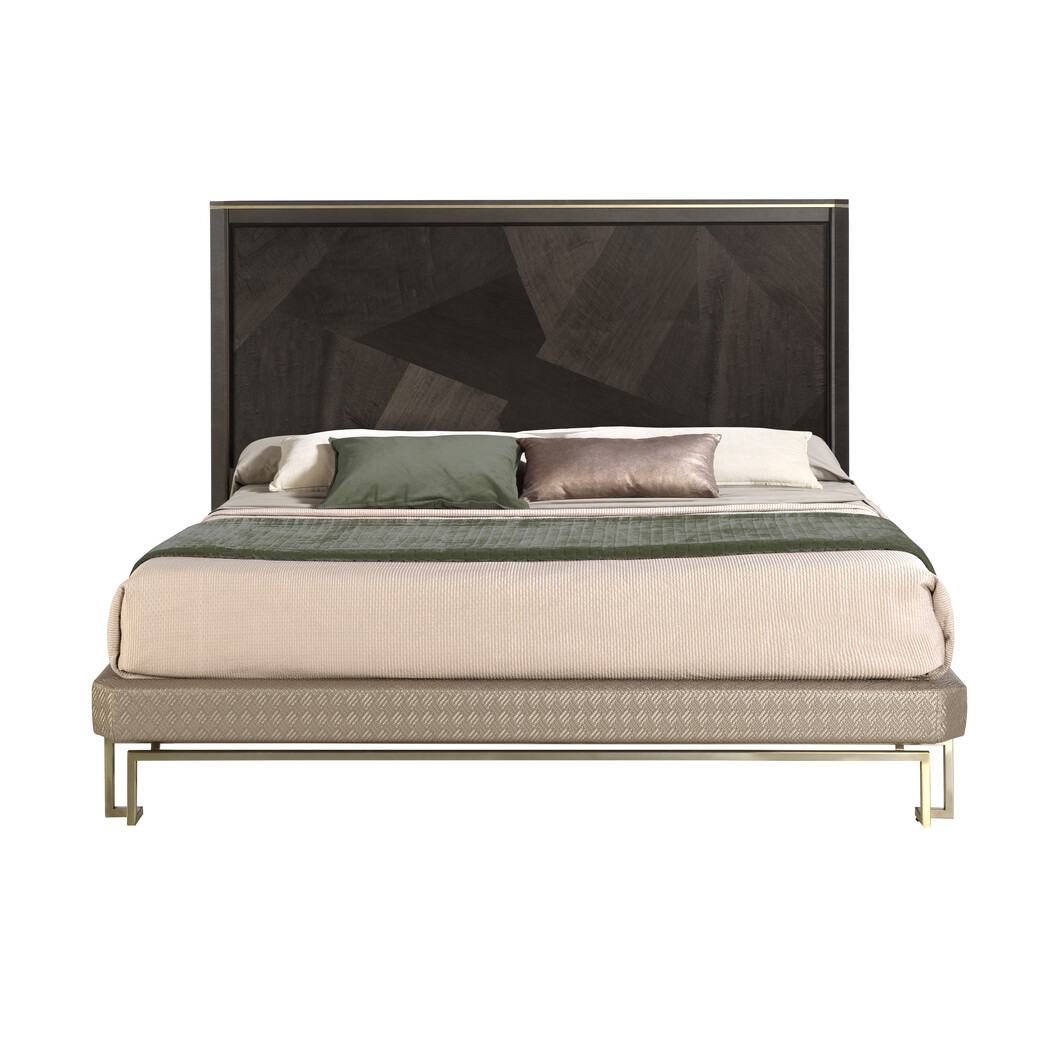 CAMA QUEEN